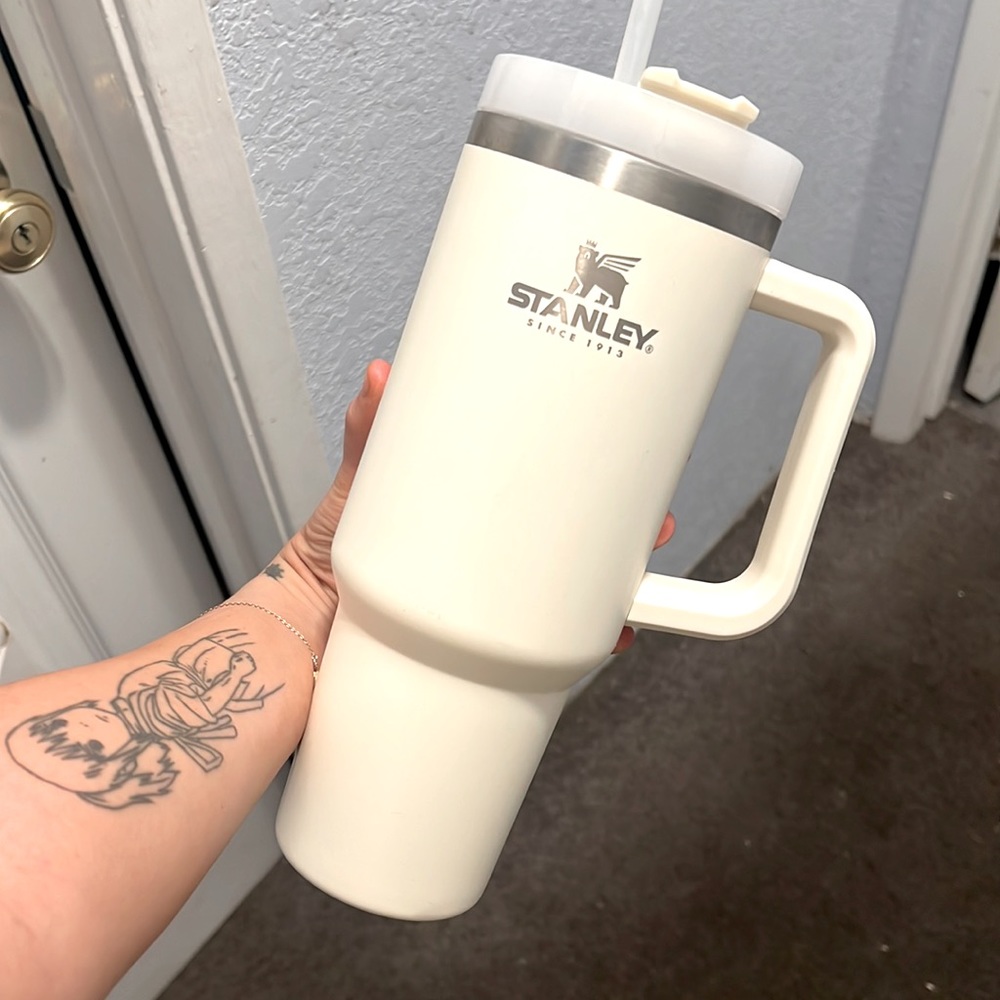 Stanley Cup color Cream 😊🤍